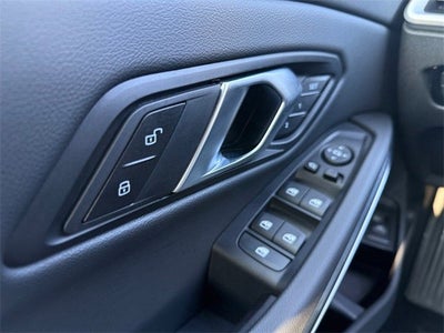 2025 BMW 3 Series 330i xDrive