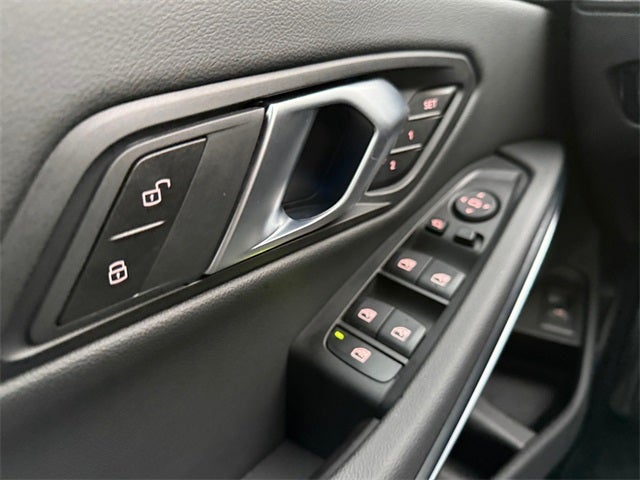 2025 BMW 3 Series 330i xDrive