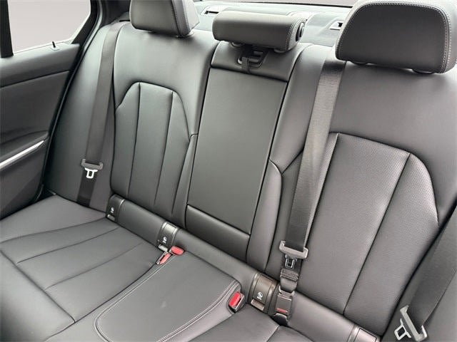 2025 BMW 3 Series 330i xDrive