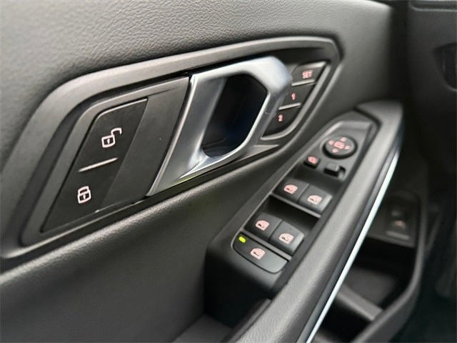 2025 BMW 3 Series 330i xDrive
