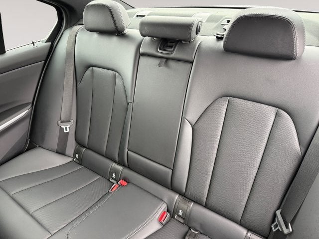 2023 BMW 3 Series 330i xDrive