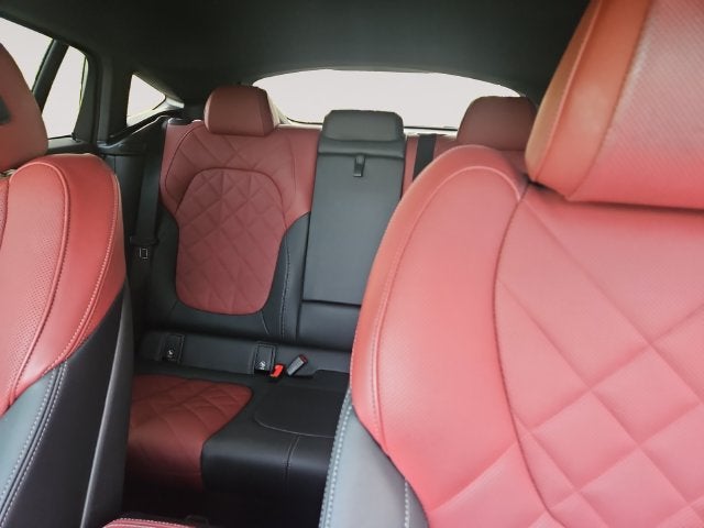 2025 BMW X6 xDrive40i