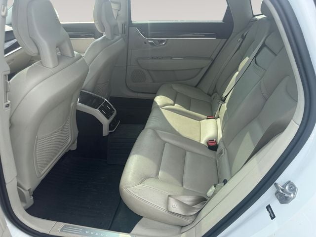 2018 Volvo S90 T6 Momentum