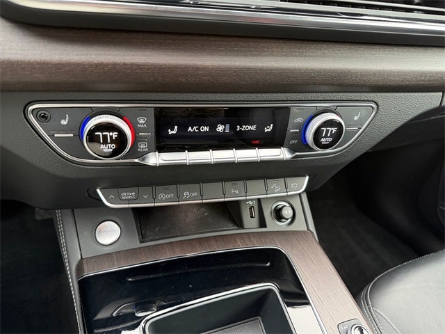 2023 Audi Q5 45 S line Premium quattro