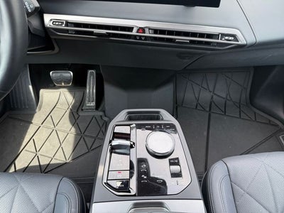2026 BMW iX xDrive60