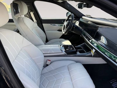 2026 BMW 7 Series 750e xDrive