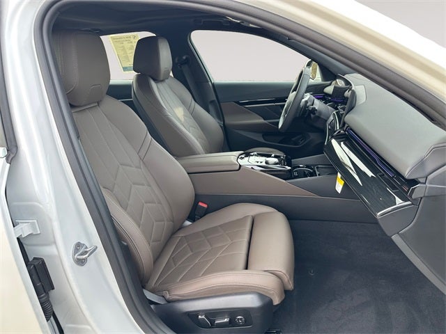 2025 BMW 5 Series 530i xDrive