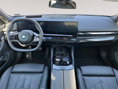 2025 BMW i5 xDrive40