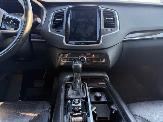 2019 Volvo XC90 T6 Momentum