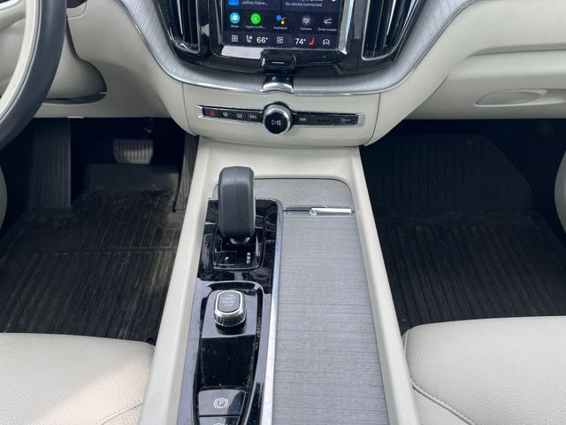 2024 Volvo XC60 Recharge Plug-In Hybrid T8 Plus Dark Theme