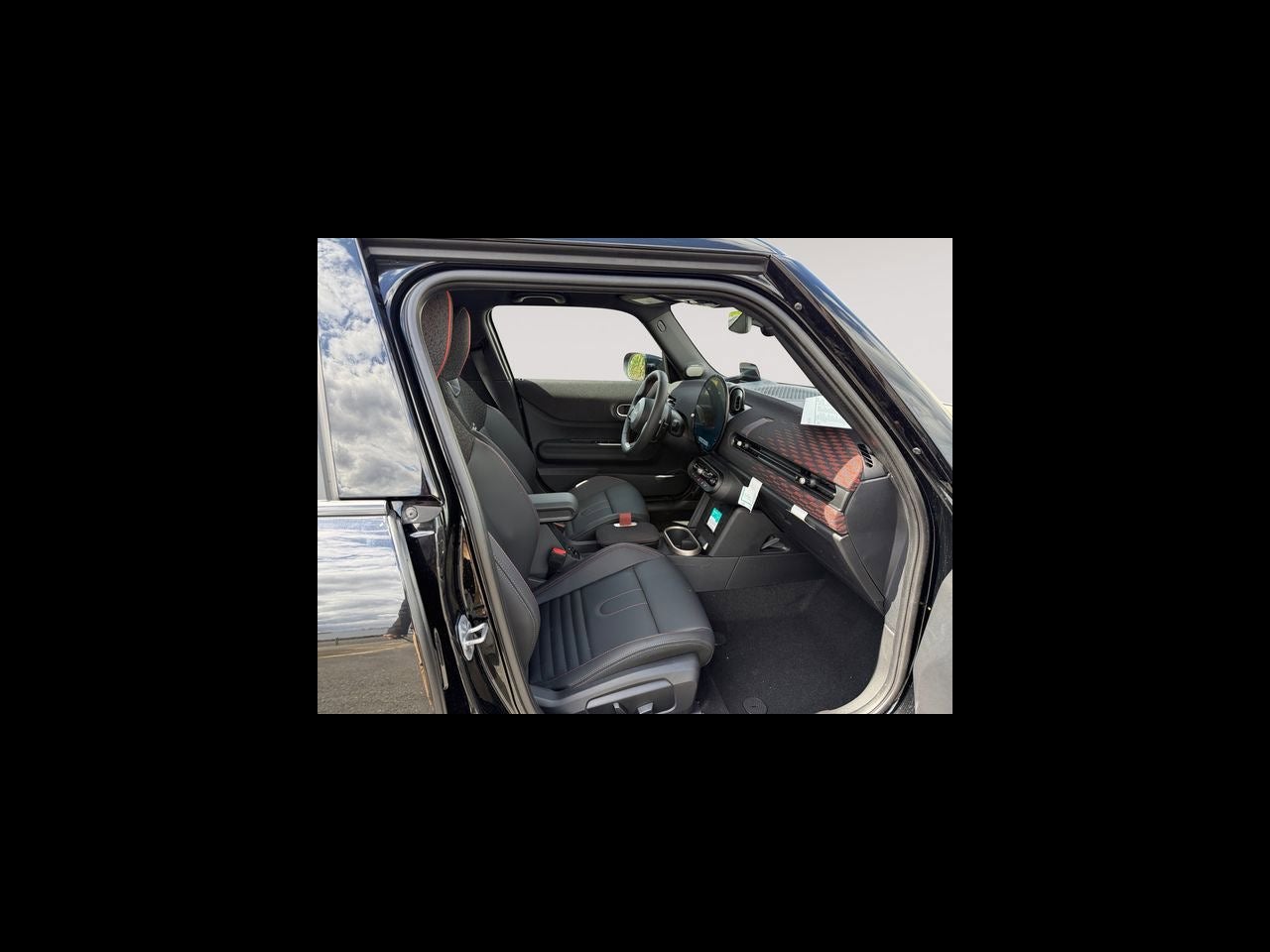 2026 MINI 4 DOOR ICONIC