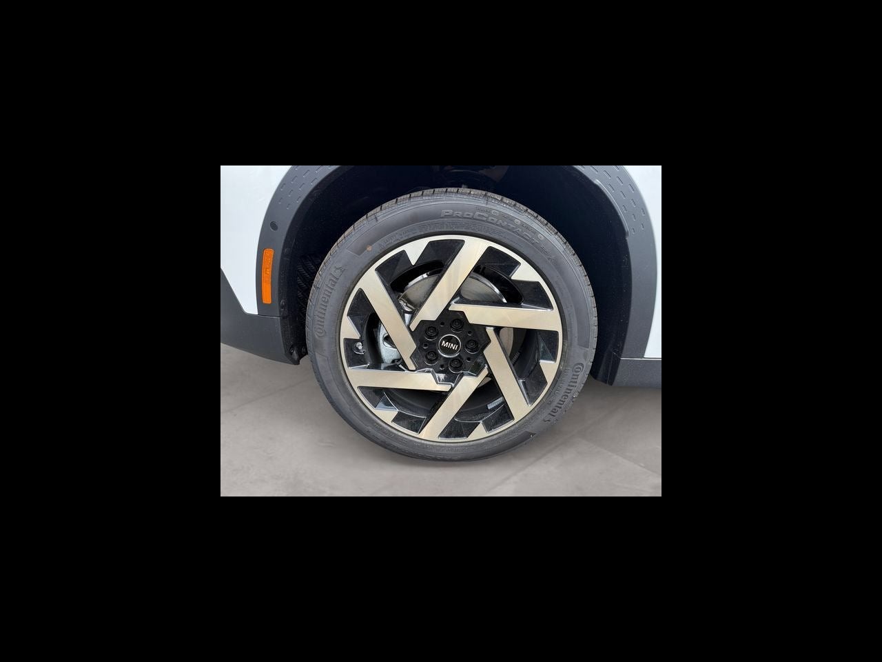 2027 MINI COUNTRYMAN ICONIC