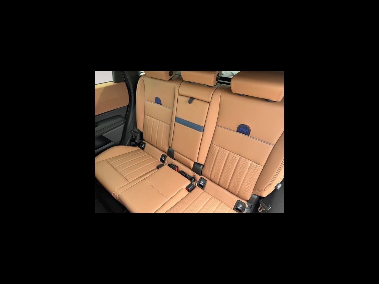 2027 MINI COUNTRYMAN ICONIC