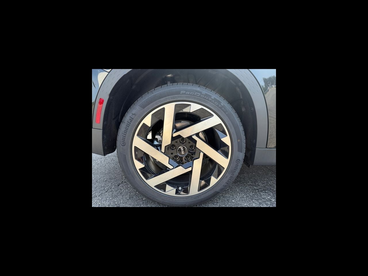 2027 MINI COUNTRYMAN ICONIC