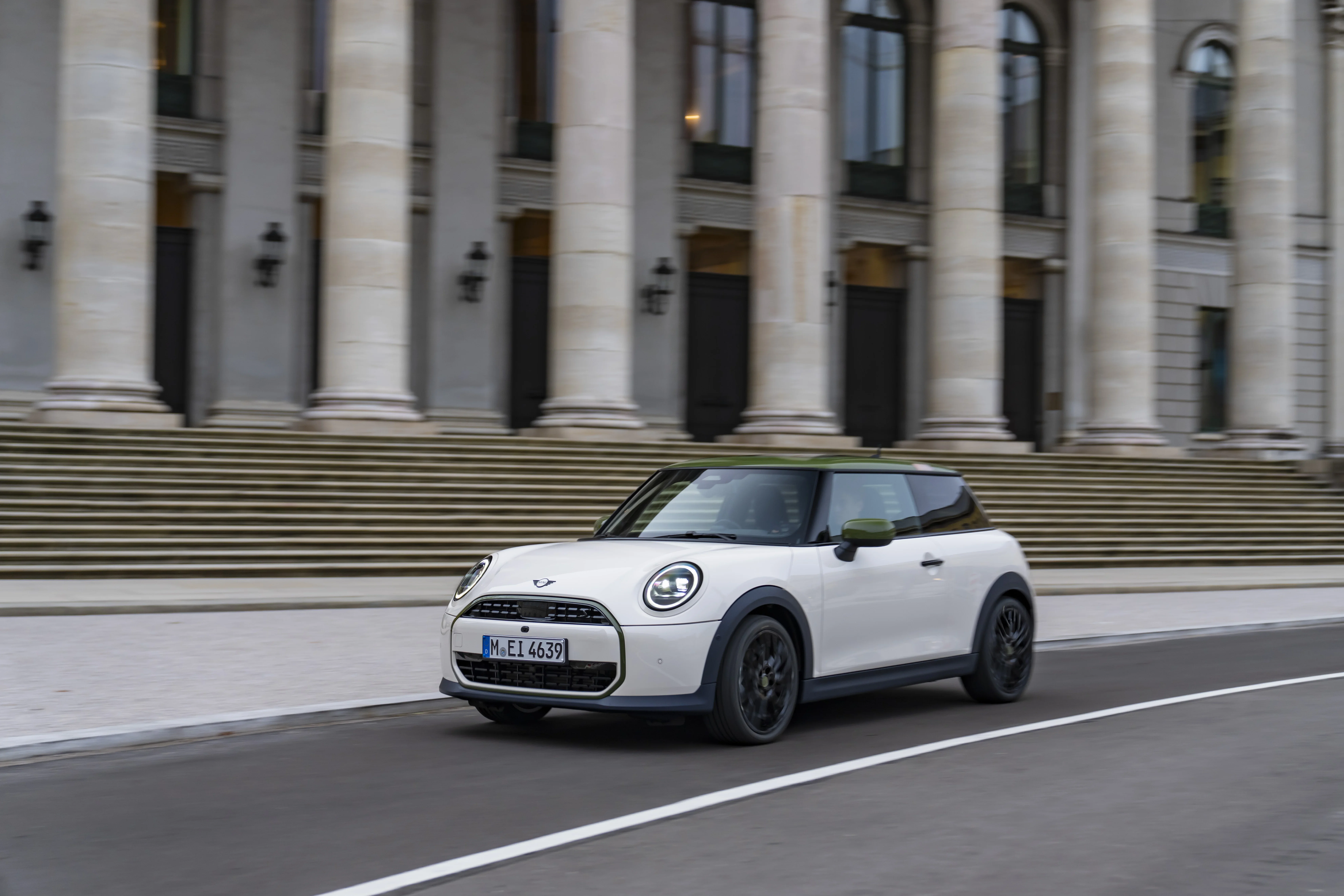 MINI Cooper S Paul Smith Edition in motion